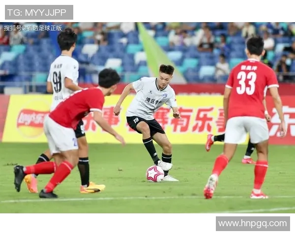 赛后分析：深圳足球队与北京足球队的表现与状态对比探讨