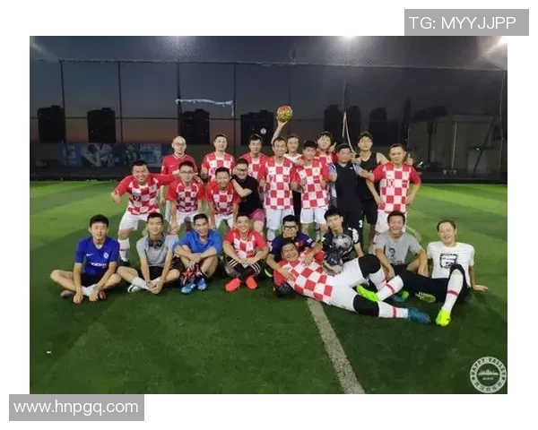 赛后分析:上海足球队与武汉足球队灵活性对比及战术探讨 赛后分析:上海足球队与武汉足球队灵活性对比及战术探讨