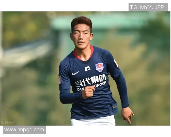 重庆羽毛球队团队协作引发热议球员间默契与配合的争议探讨 重庆羽毛球队团队协作引发热议球员间默契与配合的争议探讨