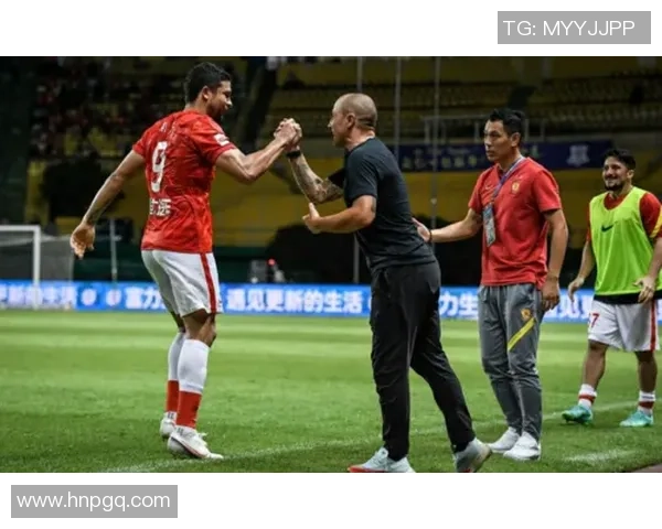 重庆羽毛球队以71分稳居锦标赛积分榜首位展现强劲实力 重庆羽毛球队以71分稳居锦标赛积分榜首位展现强劲实力