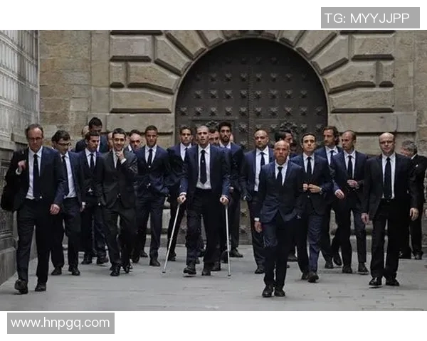 足球明星西装魅力大揭秘如何在场外展现风采与个性